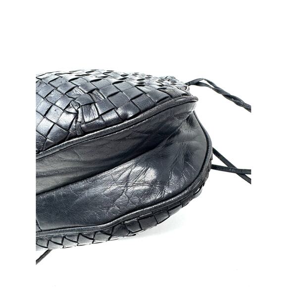 Bottega Veneta Intrecciato Messenger Vintage Black Leather Crossbody Bag - Picture 5 of 13